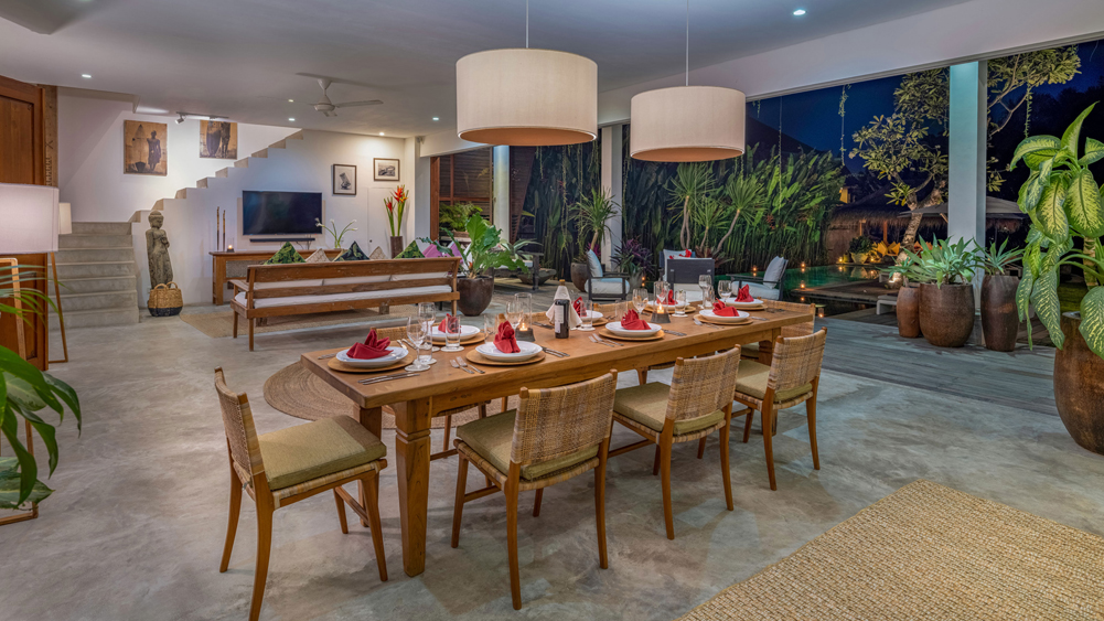 Villa Mandalay Dua - Dining and living area